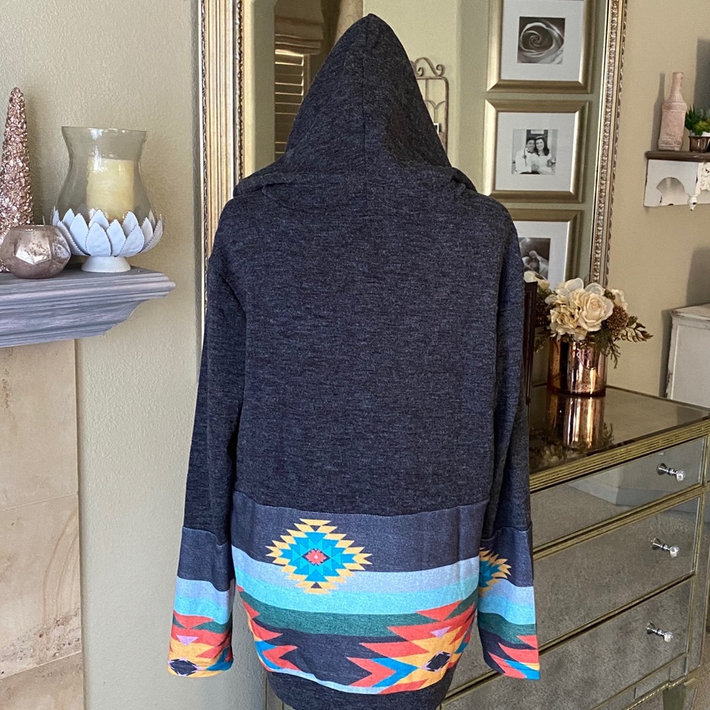 Yellowstone Aztec Print Hoodie - Picture 3 of 4